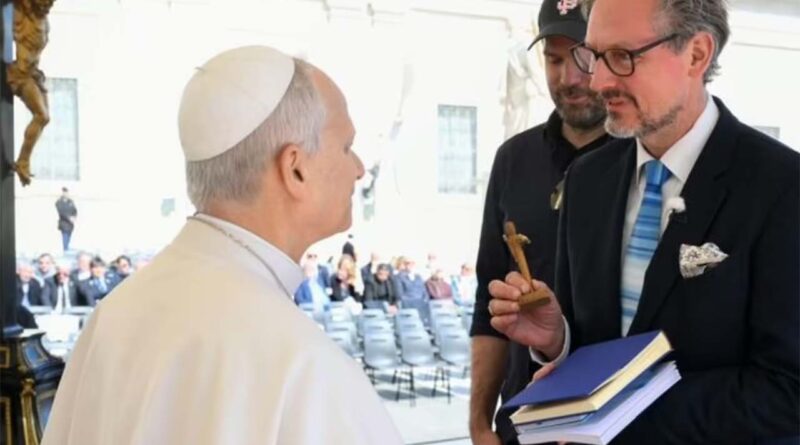 Die unerwartete Allianz: Warum Eckart von Hirschhausen seine Hoffnungen auf Papst Leo XIV. setzt