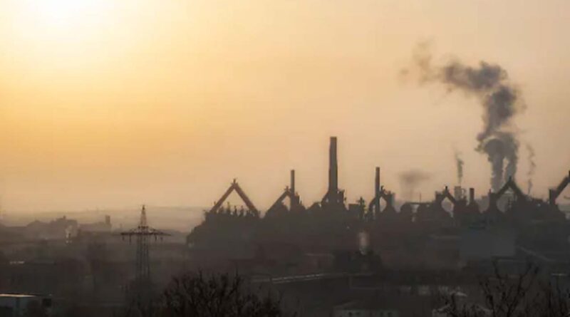 Himmel in Ocker und Rot: Wenn gigantische Sahara-Staubwolken über Deutschland ziehen und den "Blutregen" bringen